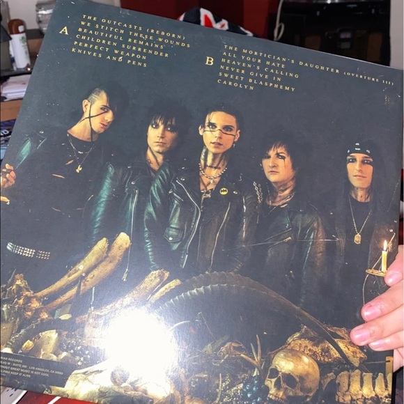 Black Veil Brides “Re-Stitch These Wounds” :: Neon / Splatter LP Vinyl - Picture 2 of 4